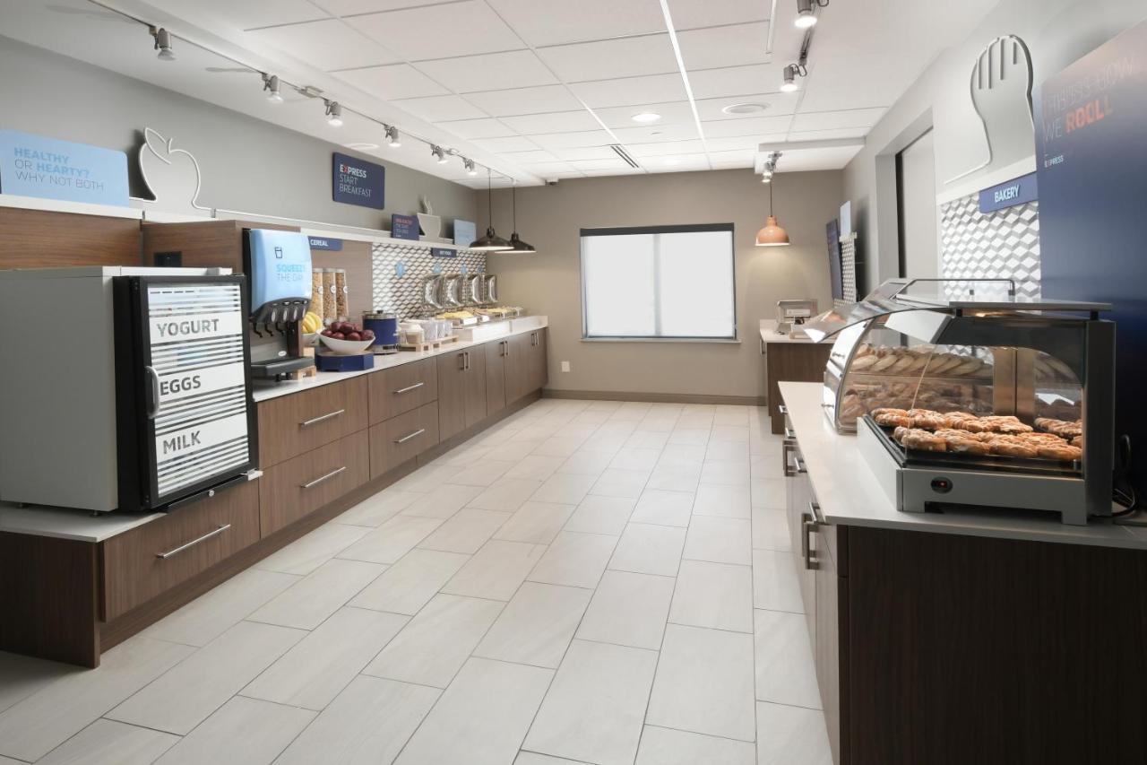 Holiday Inn Express & Suites - Williamstown - Glassboro By Ihg Экстерьер фото