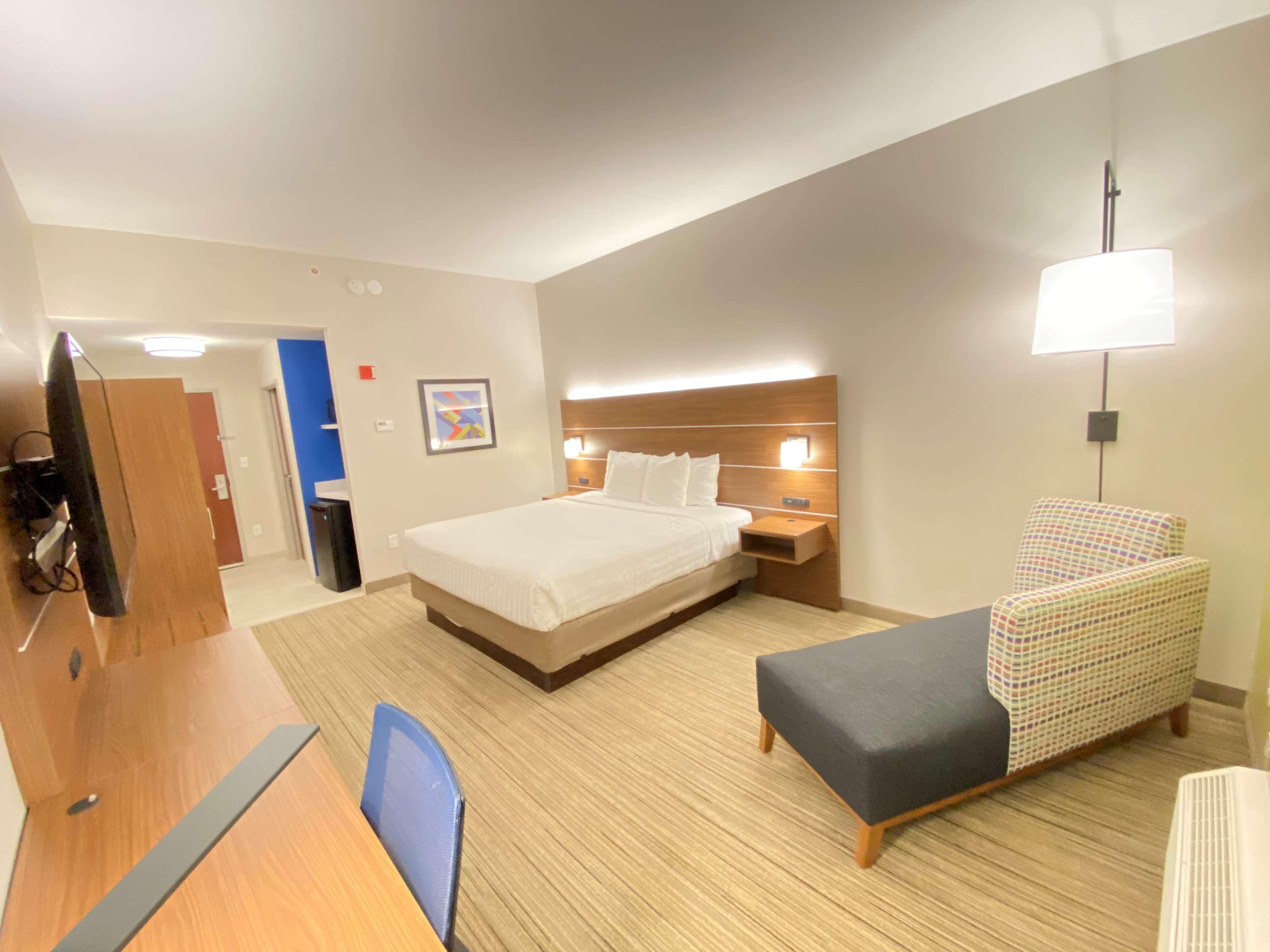 Holiday Inn Express & Suites - Williamstown - Glassboro By Ihg Экстерьер фото