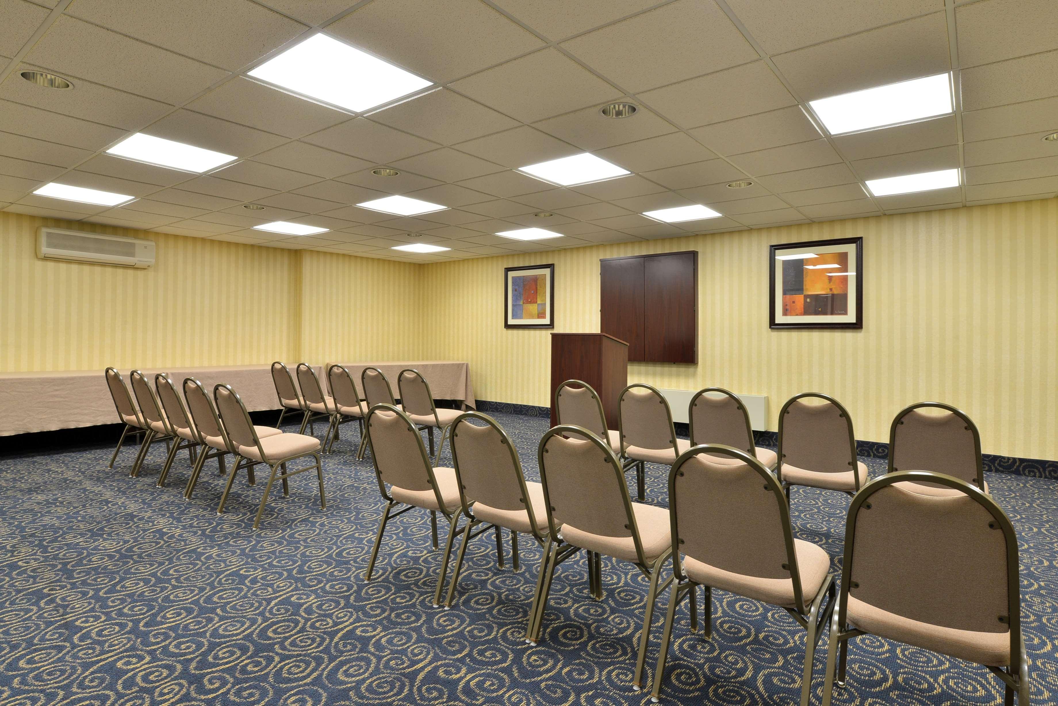 Holiday Inn Express & Suites - Williamstown - Glassboro By Ihg Экстерьер фото